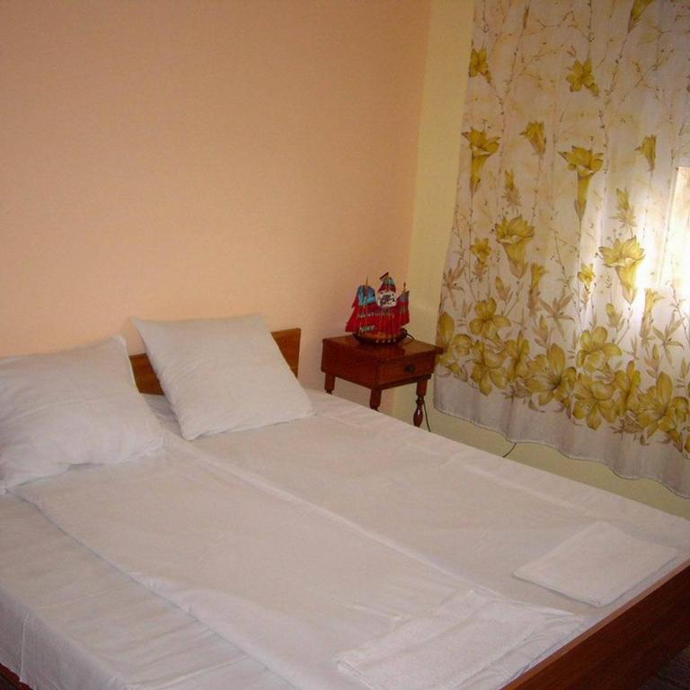 Apartments Božinović - Dvokrevetna Soba sa Bračnim Krevetom i Zajedničkim Kupatilom - 2