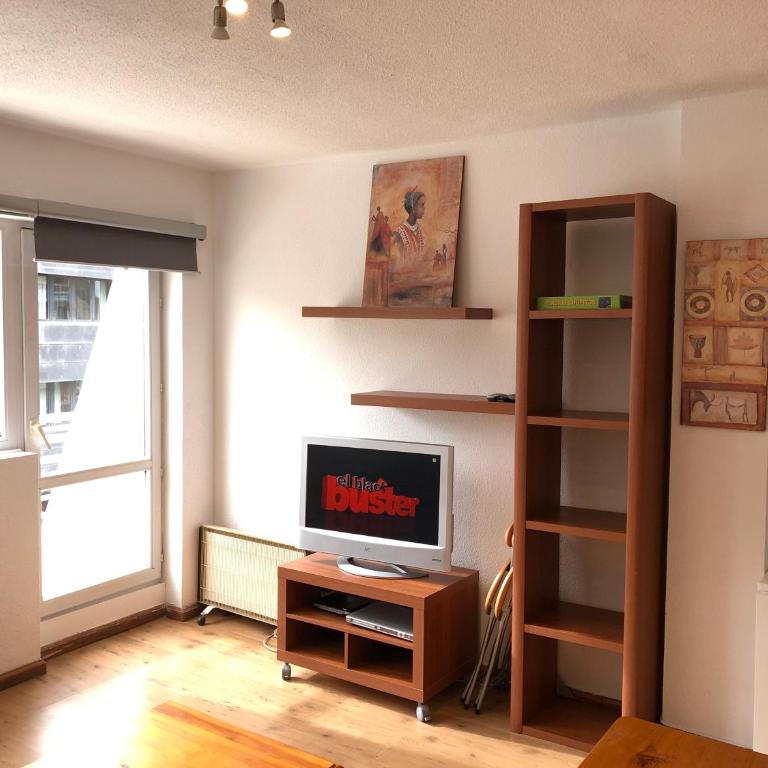 Sierra Nevada Center - Two-Bedroom Apartment - 7