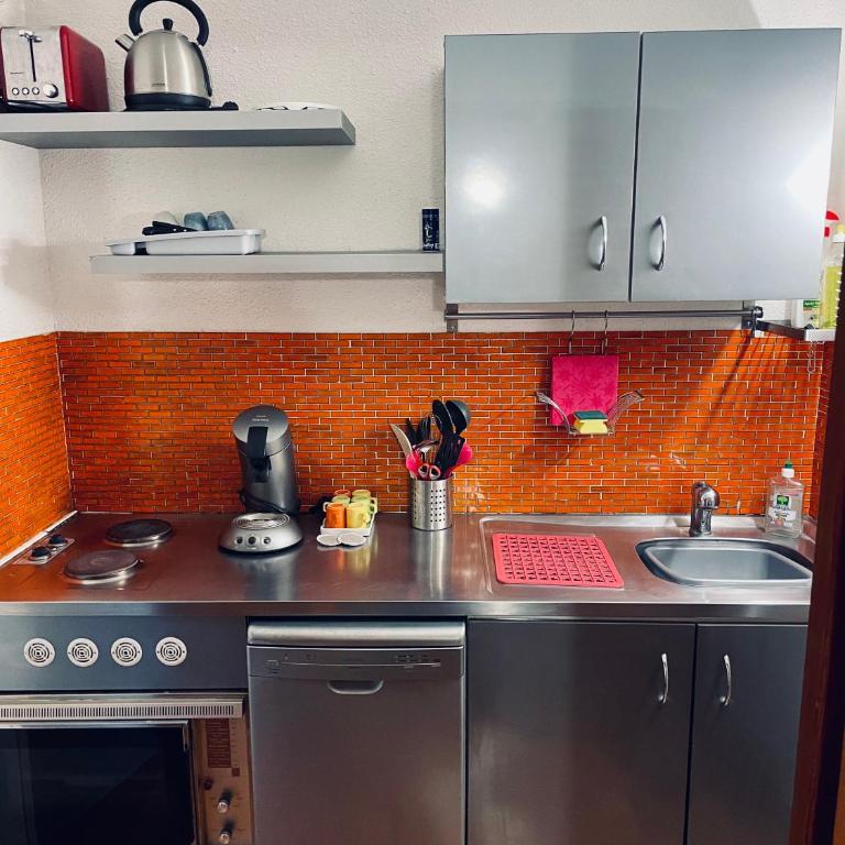 Rdc 48m2 avec terrasse Proche Centre avec parking privé couvert - Appartement 1 Chambre - 5