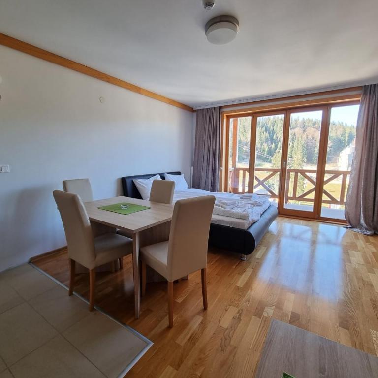 RT apartmani u sklopu hotela Vučko- Jahorina - Triple Room - 3