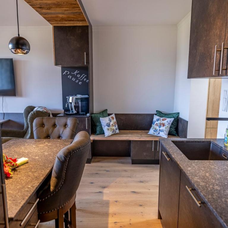Wolfgangsee Appartements - Panorama Blick, Parkplatz, Balkon - Studio with Lake View - 12