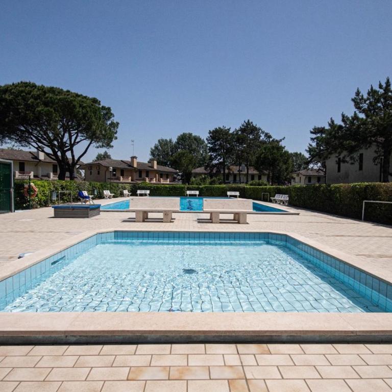 Relax in a villa with private garden - Villa - 16