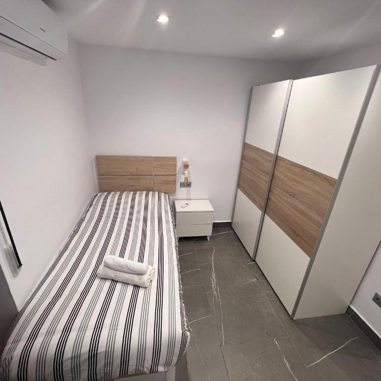 Apartamento espacioso de diseño a 3 min RENFE con Parking Privado - Apartamento de 2 dormitorios - 26