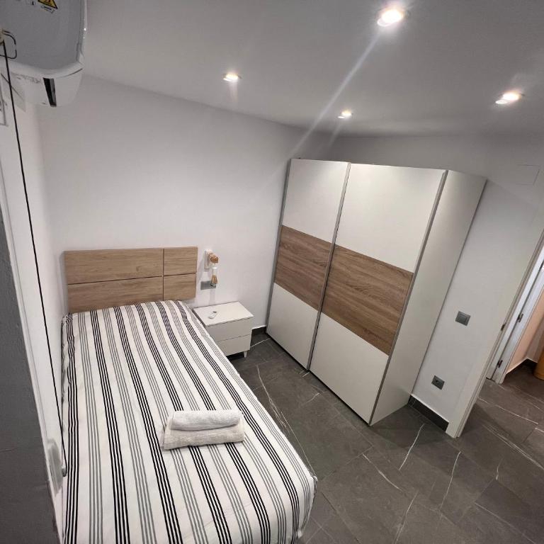 Apartamento espacioso de diseño a 3 min RENFE con Parking Privado - Apartamento de 2 dormitorios - 29