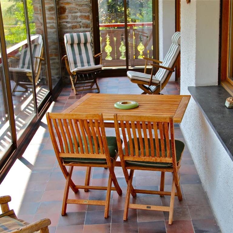 appartement 103m2 près de Megève, face à télécabine la Princesse,2 chambres , garage, local à ski - Appartement 2 Chambres - 25