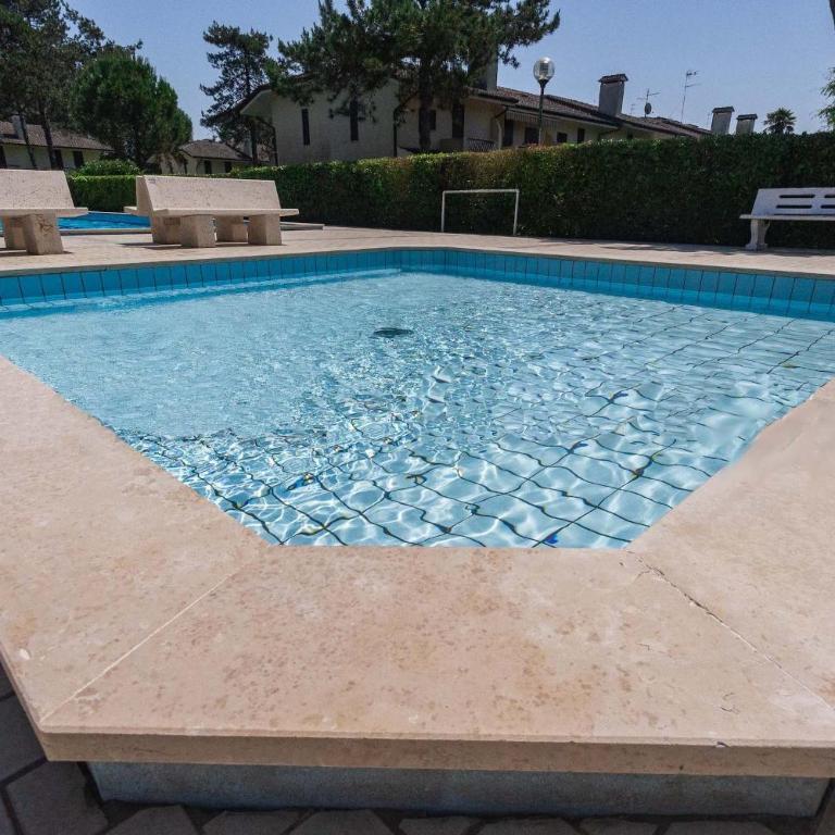 Feel at home in our house with garden - Villa - 13