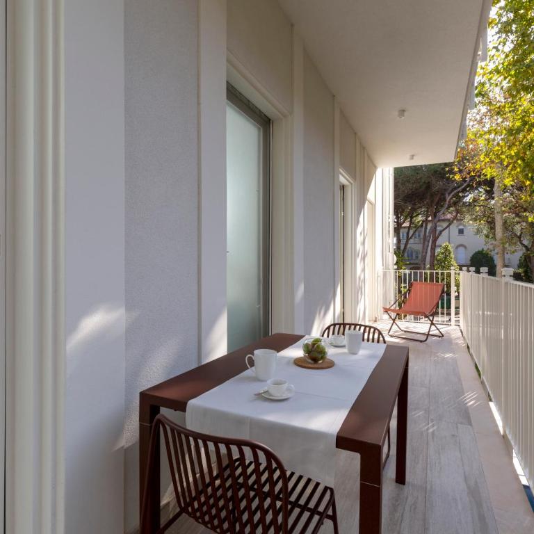 Elegance Riccione - Appartamento con 2 Camere da Letto - 1
