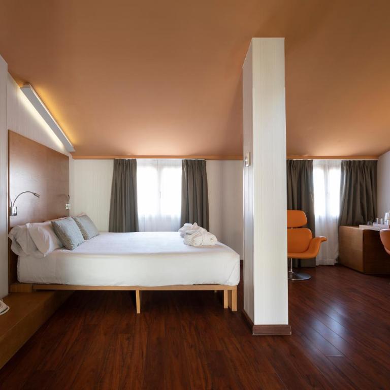 Petit Palace Plaza Málaga - Habitación Doble con terraza - 7