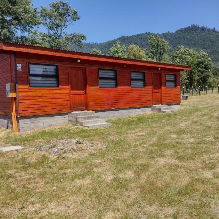 Hostal Quintuman camino a Huilo Huilo - Family Room with Private Bathroom - 1