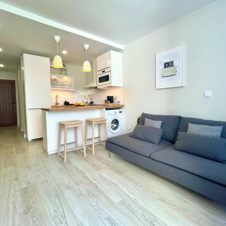 Timeless clock Apartment - Three-Bedroom Apartment - 3