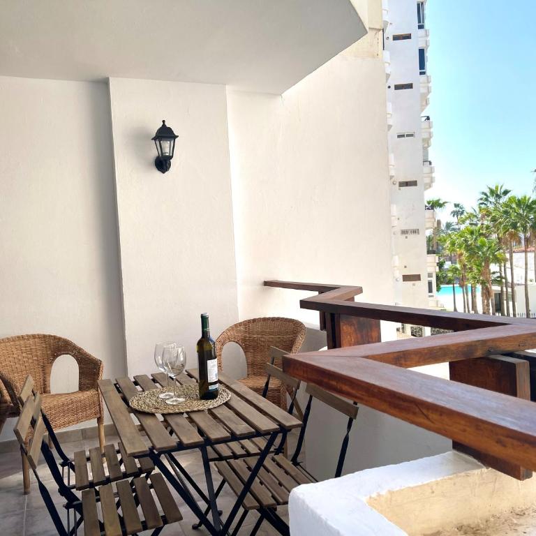 Timeless clock Apartment - Three-Bedroom Apartment - 22