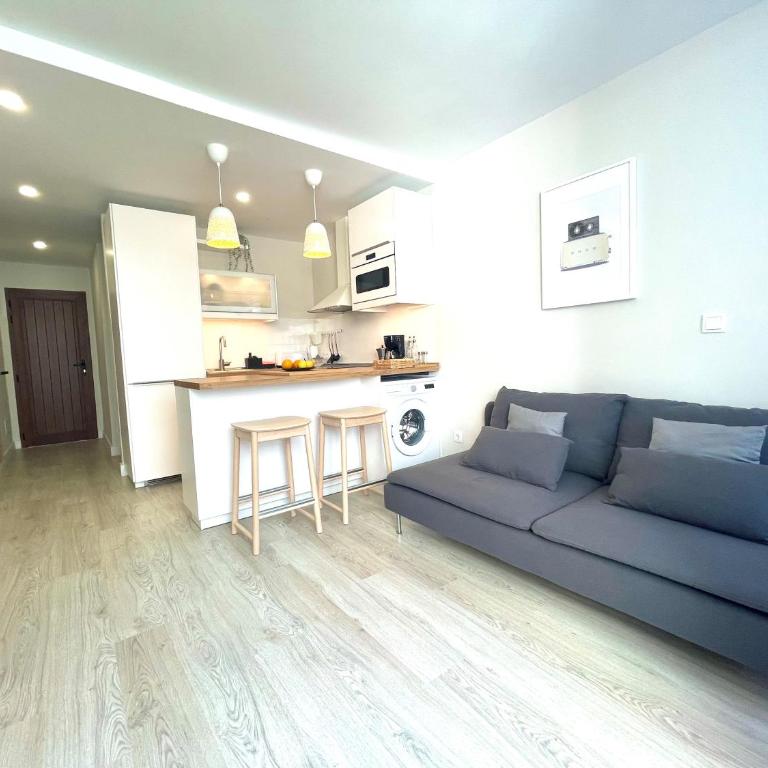 Timeless clock Apartment - Three-Bedroom Apartment - 20