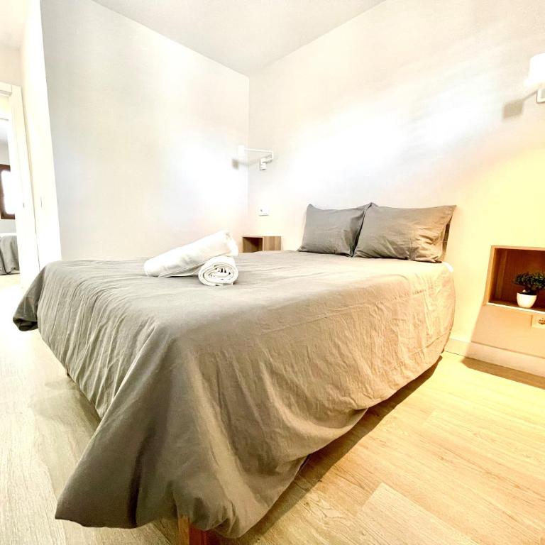 Timeless clock Apartment - Three-Bedroom Apartment - 18