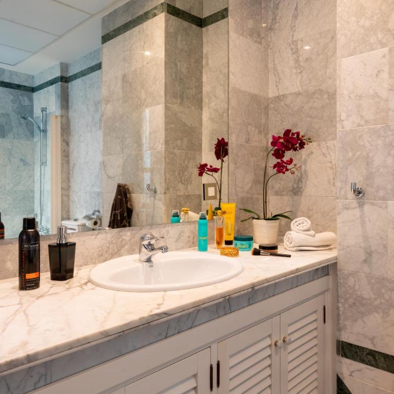 Sevilla Central Suites Apartamentos Puerta Jerez - Ático Dúplex con terraza - 7
