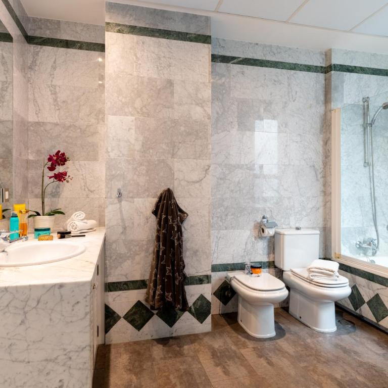 Sevilla Central Suites Apartamentos Puerta Jerez - Ático Dúplex con terraza - 3