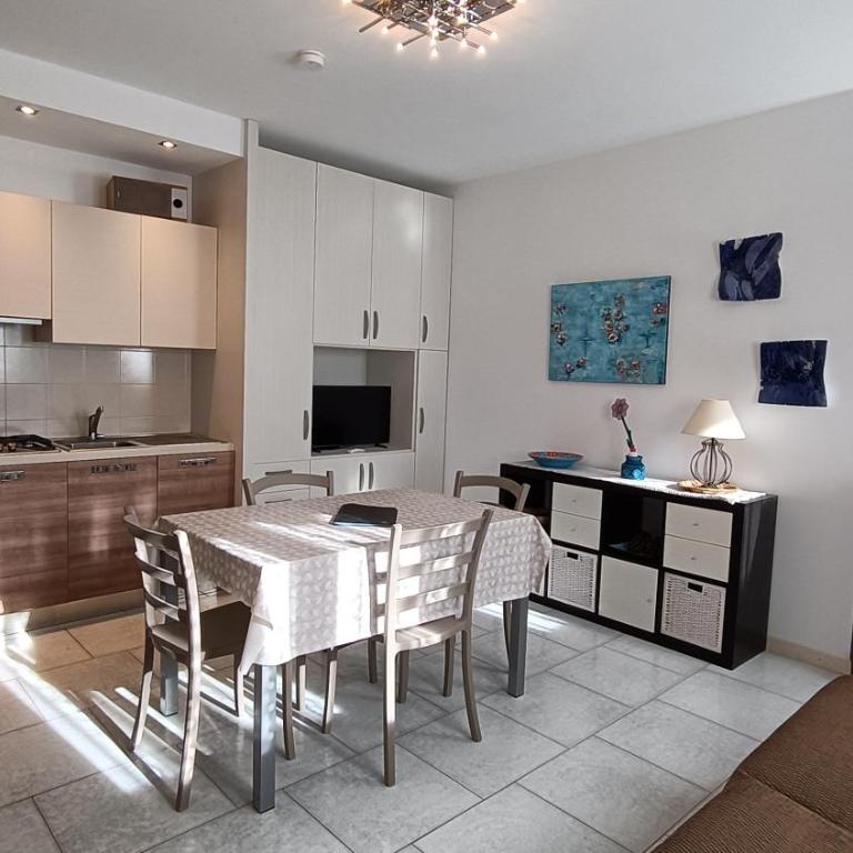 House in a beautiful residence with garden, swimming pool and parking spot - Larihome A07 - Casa Vacanze - 3