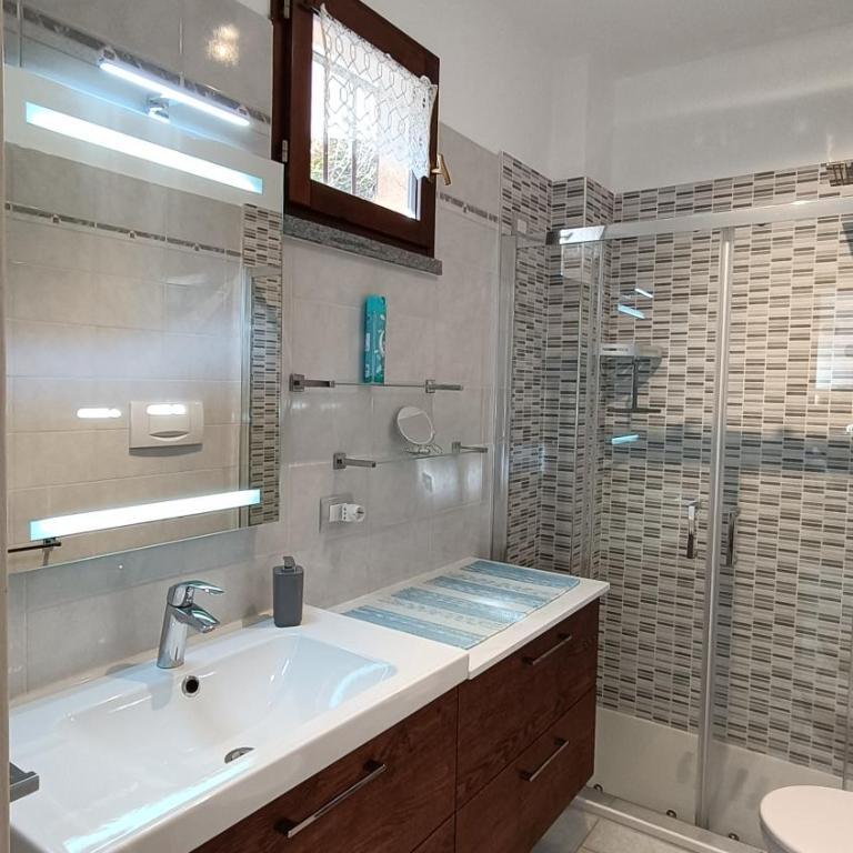House in a beautiful residence with garden, swimming pool and parking spot - Larihome A07 - Casa Vacanze - 6