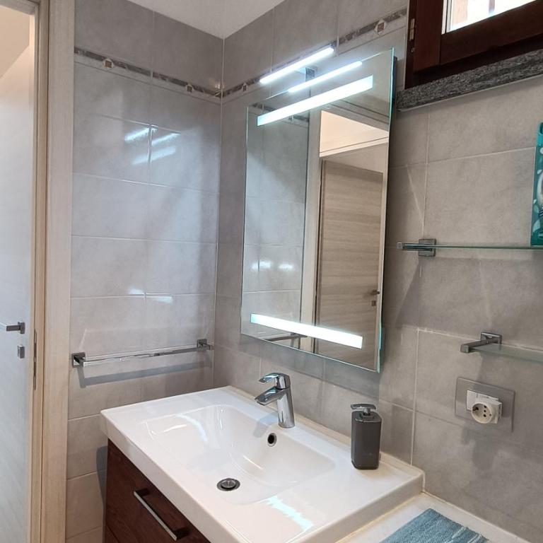 House in a beautiful residence with garden, swimming pool and parking spot - Larihome A07 - Casa Vacanze - 15