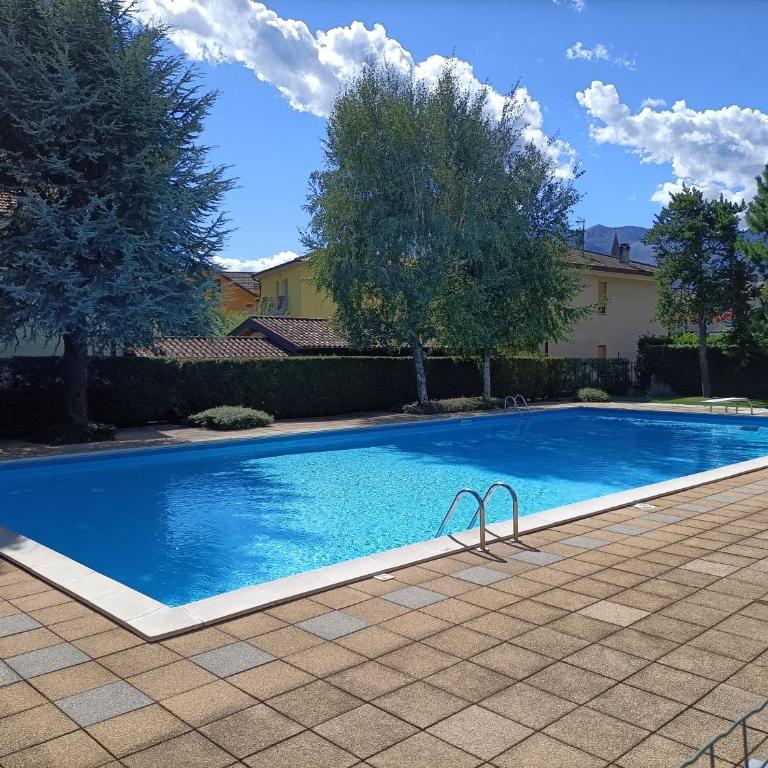 House in a beautiful residence with garden, swimming pool and parking spot - Larihome A07 - Casa Vacanze - 1