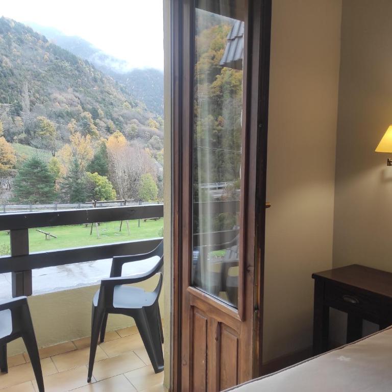 SNÖ Hotel Bielsa - Habitación Doble Superior con balcón - 1 o 2 camas - 3