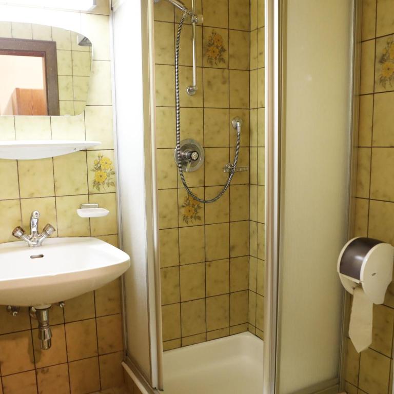 Gasthof Pension Madseiterhof - Doppelzimmer mit Balkon - 1