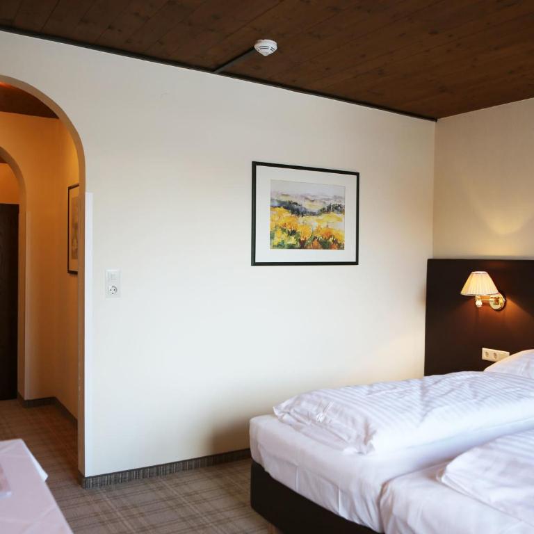 Gasthof Pension Madseiterhof - Doppelzimmer mit Balkon - 2
