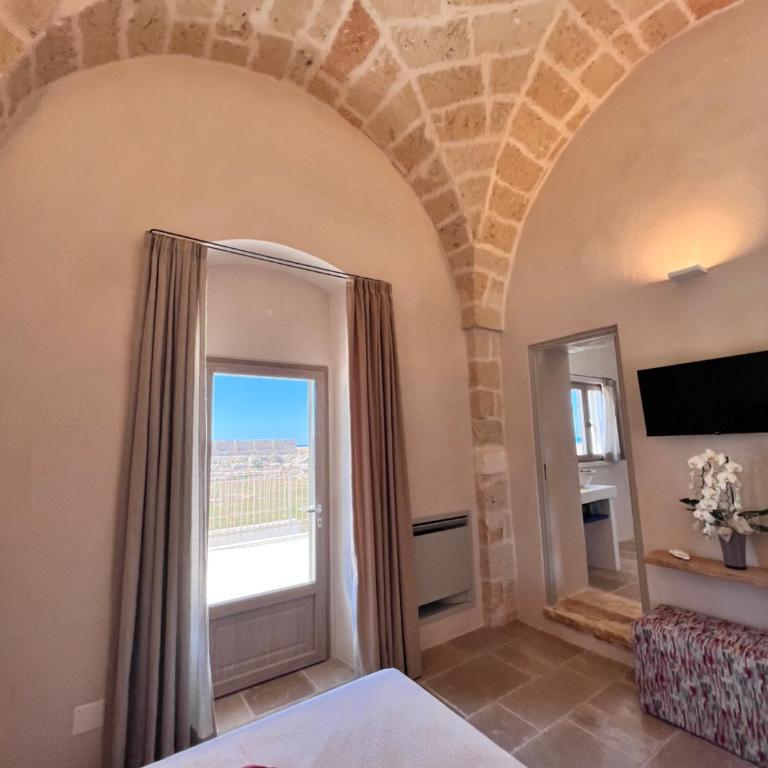 Masseria Ostuni Mare Agri Resort - Camera Matrimoniale Deluxe con Balcone e Vista Mare - 9
