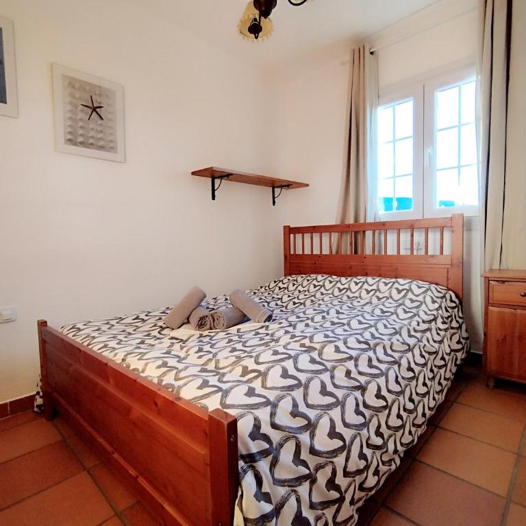 Apartamentos Arttyfal con parking y WiFi by SURYNIEVE - Apartamento de 1 dormitorio con aparcamiento - 3