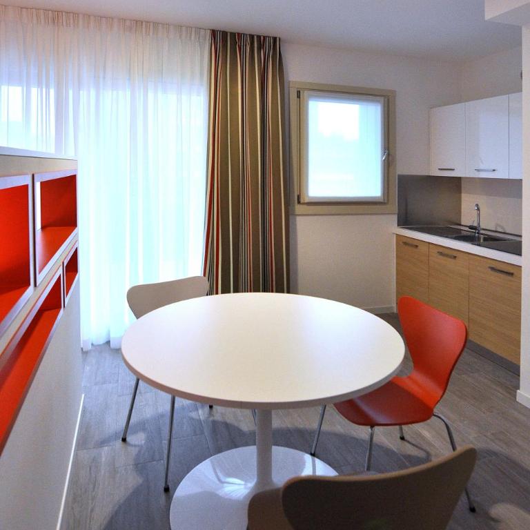 BB Hotels Aparthotel Arcimboldi - Monolocale con Balcone - 1