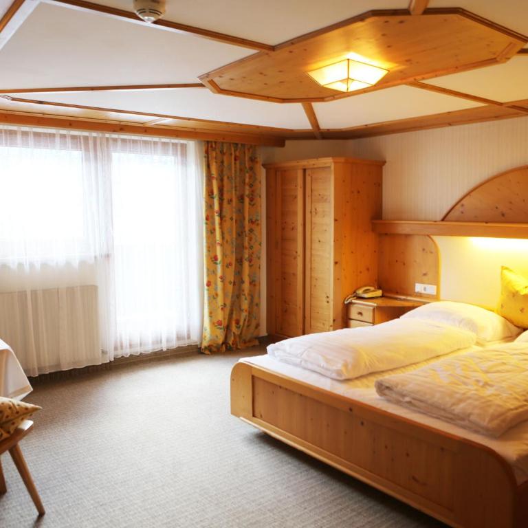 Gasthof Pension Madseiterhof - Doppelzimmer mit Balkon - 5