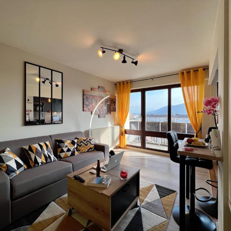 Empire New York Signature - Apartment with Mountain View - 11