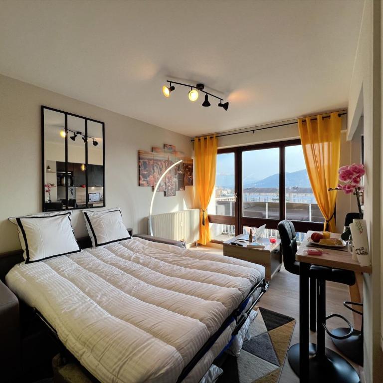 Empire New York Signature - Apartment with Mountain View - 12