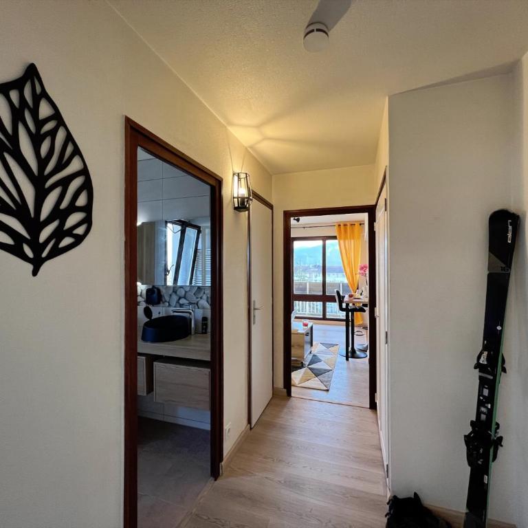 Empire New York Signature - Apartment with Mountain View - 17