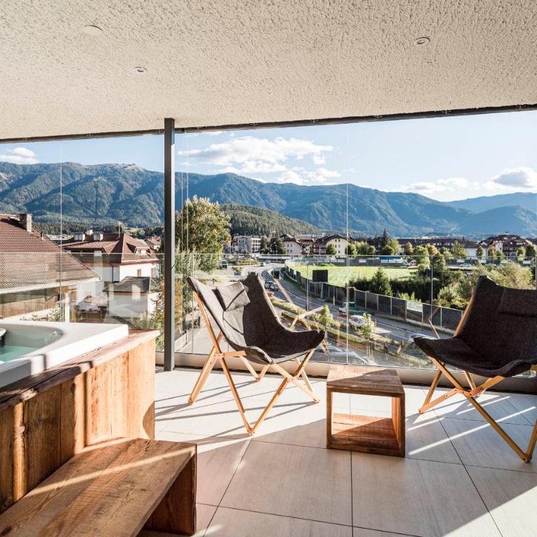 Bellevue Bruneck - Suites & Lofts - Whirlpool Apartment city view - with jacuzzi - 7