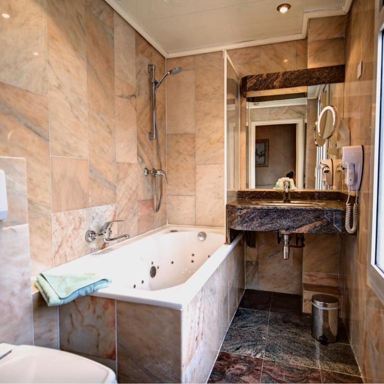 Hôtel Du Midi Paris Montparnasse - Chambre Double Deluxe - 9