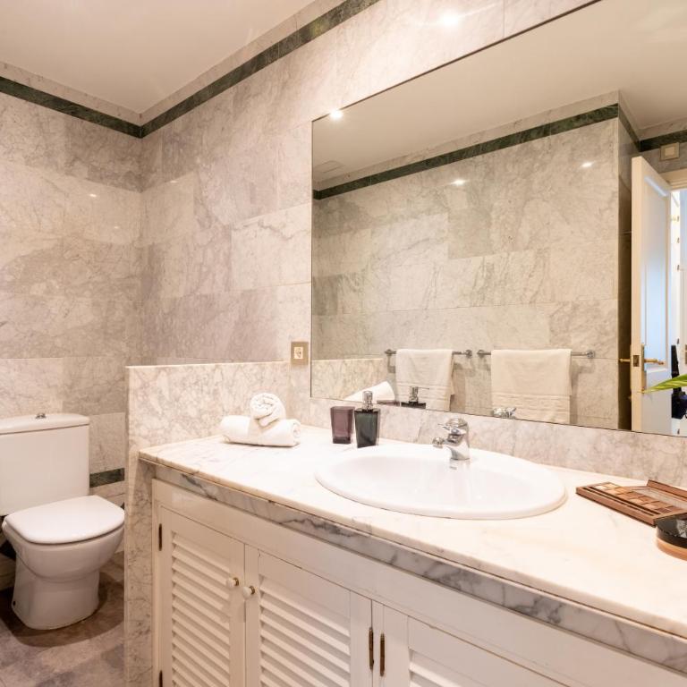 Sevilla Central Suites Apartamentos Puerta Jerez - Apartamento de 2 dormitorios - 25