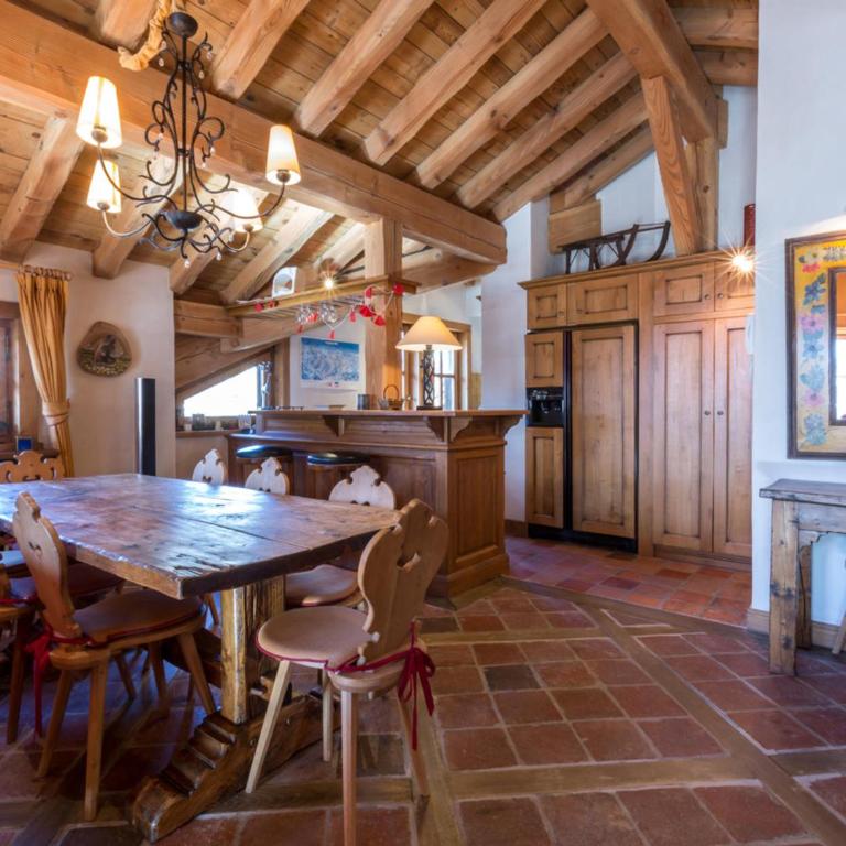 Appartement de standing avec cheminée, 4 chambres, garage et WIFI, Val-d'Isère - Four-Bedroom Apartment - 4