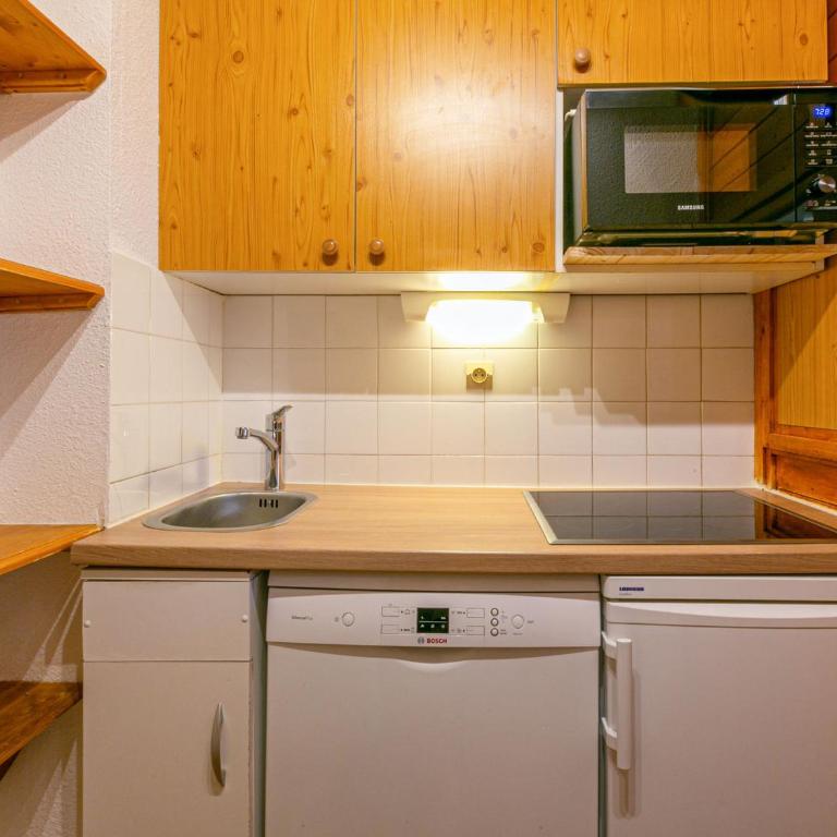 Studio cabine 4 pers. aux pieds des pistes avec parking, animaux acceptés - FR-1-694-66 - Monolocale - 4