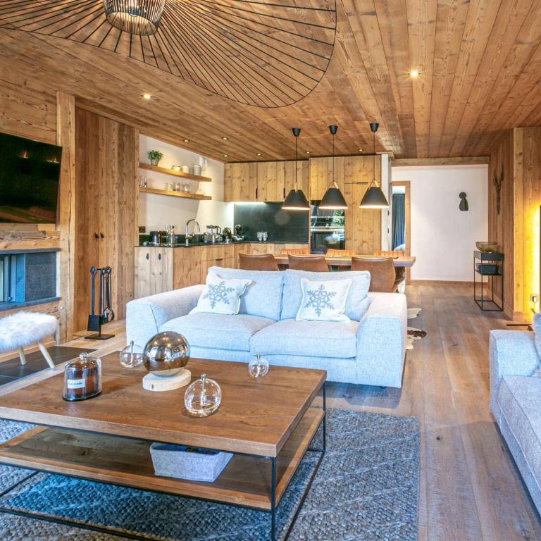 Luxueux 4 pièces avec balcon, cheminée et services conciergerie à Val-d'Isère - FR-1-694-65 - Apartment - 3