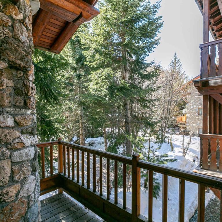 Charmant Appartement Montagnard au Coeur du Vieux Village, aux Pieds des Pistes de Val-d'Isère - FR-1-694-77 - Apartment - 3