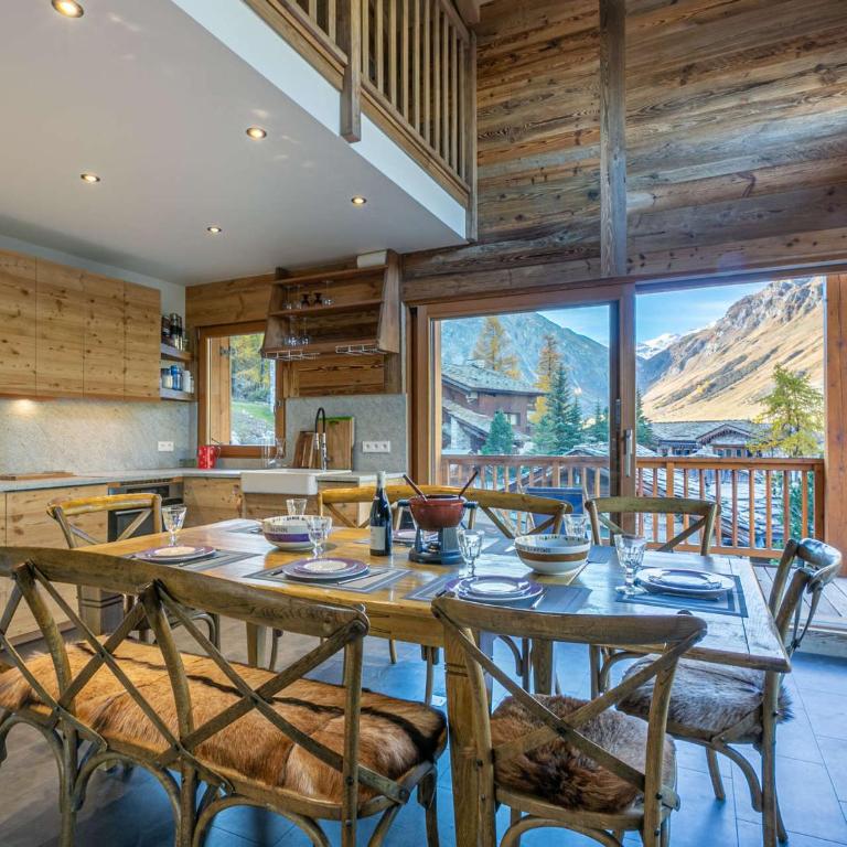 Appartement chalet de luxe à Val-d'Isère avec garage, balcon et wifi, à proximité des pistes - FR-1-694-88 - Apartment - 2
