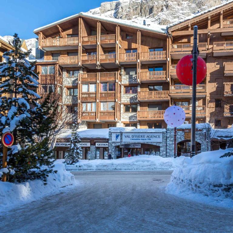 Appartement duplex haut de gamme avec cheminée au cœur de Val-d'Isère, proche des pistes et commodités - FR-1-694-104 - Appartement - 5
