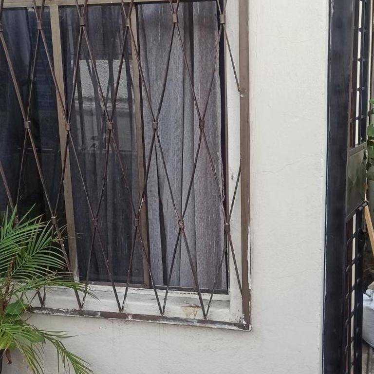Agradable minidepartamento ambato, cerca de todo - Habitación Triple Básica con baño compartido - 8