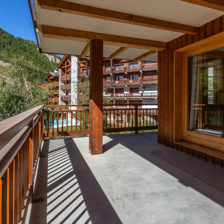Appartement standing 3 pièces avec terrasse, cheminée, parking et WiFi à Val-d'Isère - FR-1-694-199 - Appartement - 6
