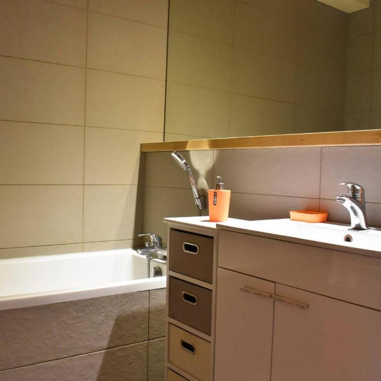 Studio cosy au pied des pistes à Méribel – Balcon, TV, animaux acceptés, ski à 100 m ! - Appartamento con 1 Camera da Letto - 14
