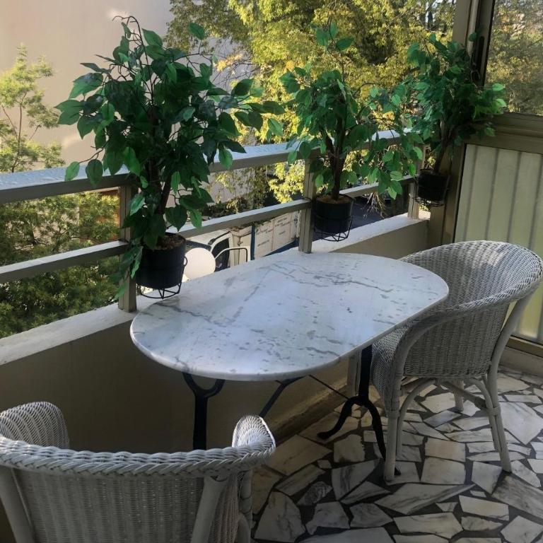 Le Nautilus - Apartment with Garden View - 13