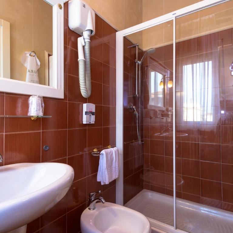 Hotel Gennarino - Camera Matrimoniale/Doppia con Letti Singoli - 16