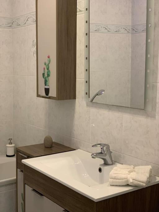 AT Home 128 : little garden in the city - Appartamento con 3 Camere da Letto - 53