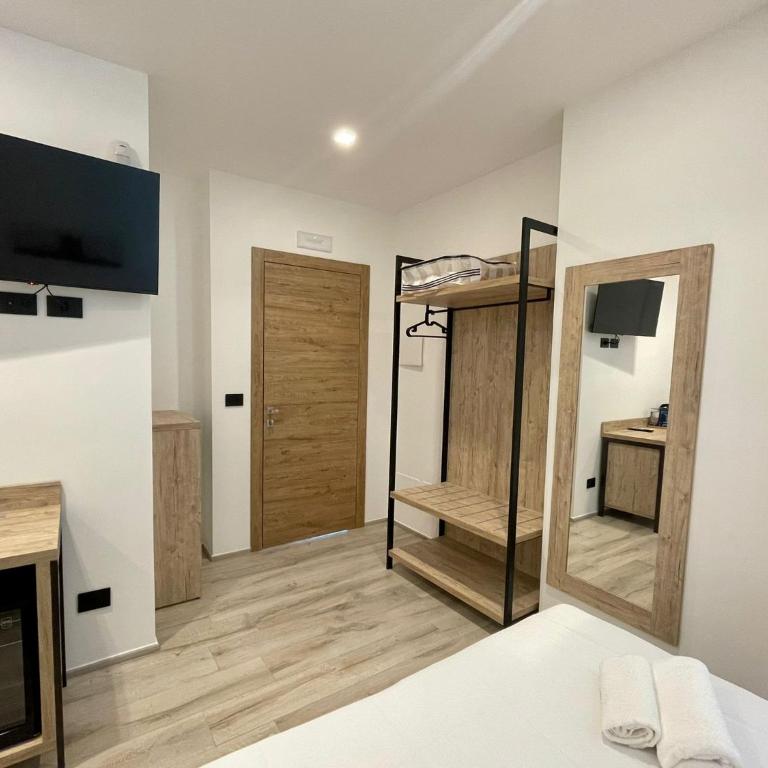 Bari Airport Rooms - Deluxe Double or Twin Room - 8