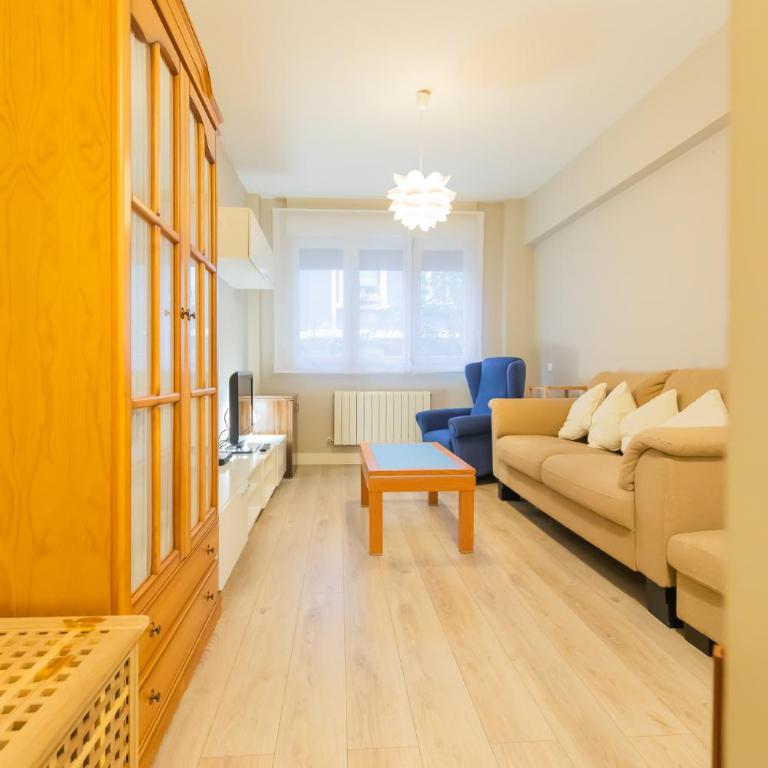 Etxeberria Park Free Parking by Next Stop Bilbao - Three-Bedroom Apartment - 1